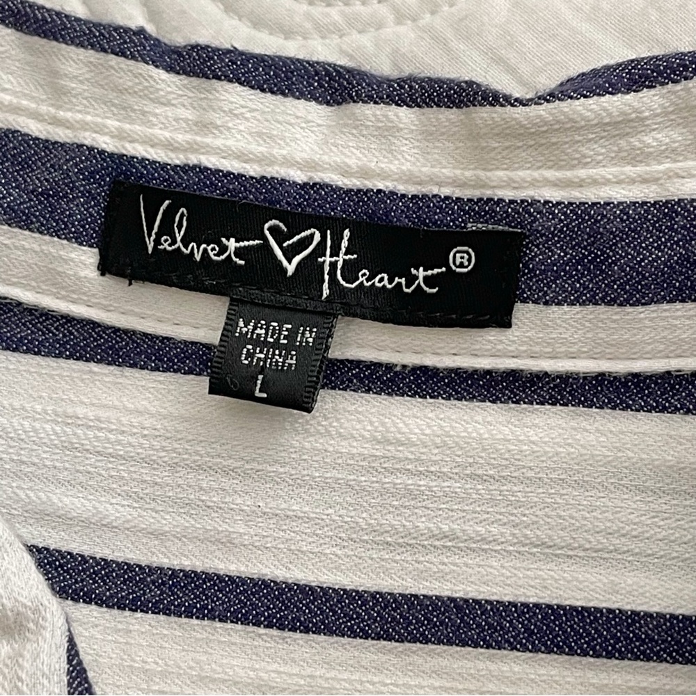 Velvet Heart Women’s Long Sleeve White and Navy Striped Button Down Shirt L - Picture 12 of 15